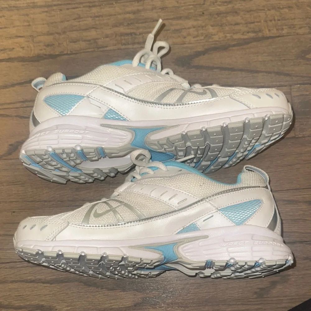 Nike Women's White and Light Blue Sneakers - Picture 5 of 7